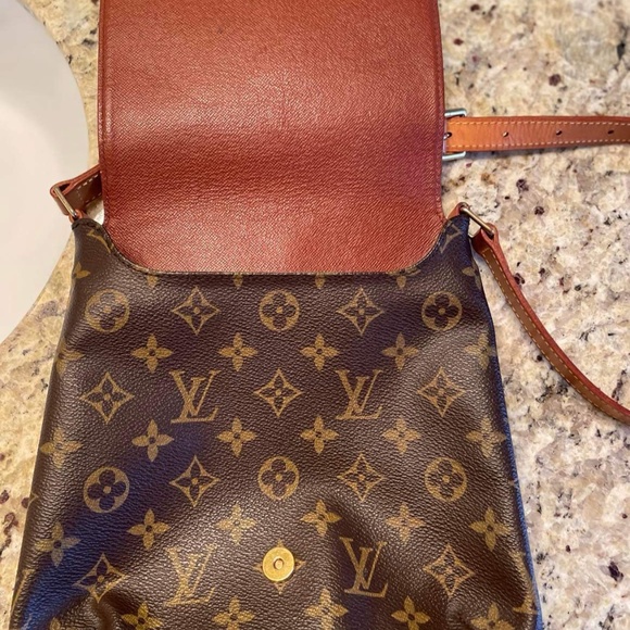 Louis Vuitton Monogram Musette Salsa - Picture 11 of 13